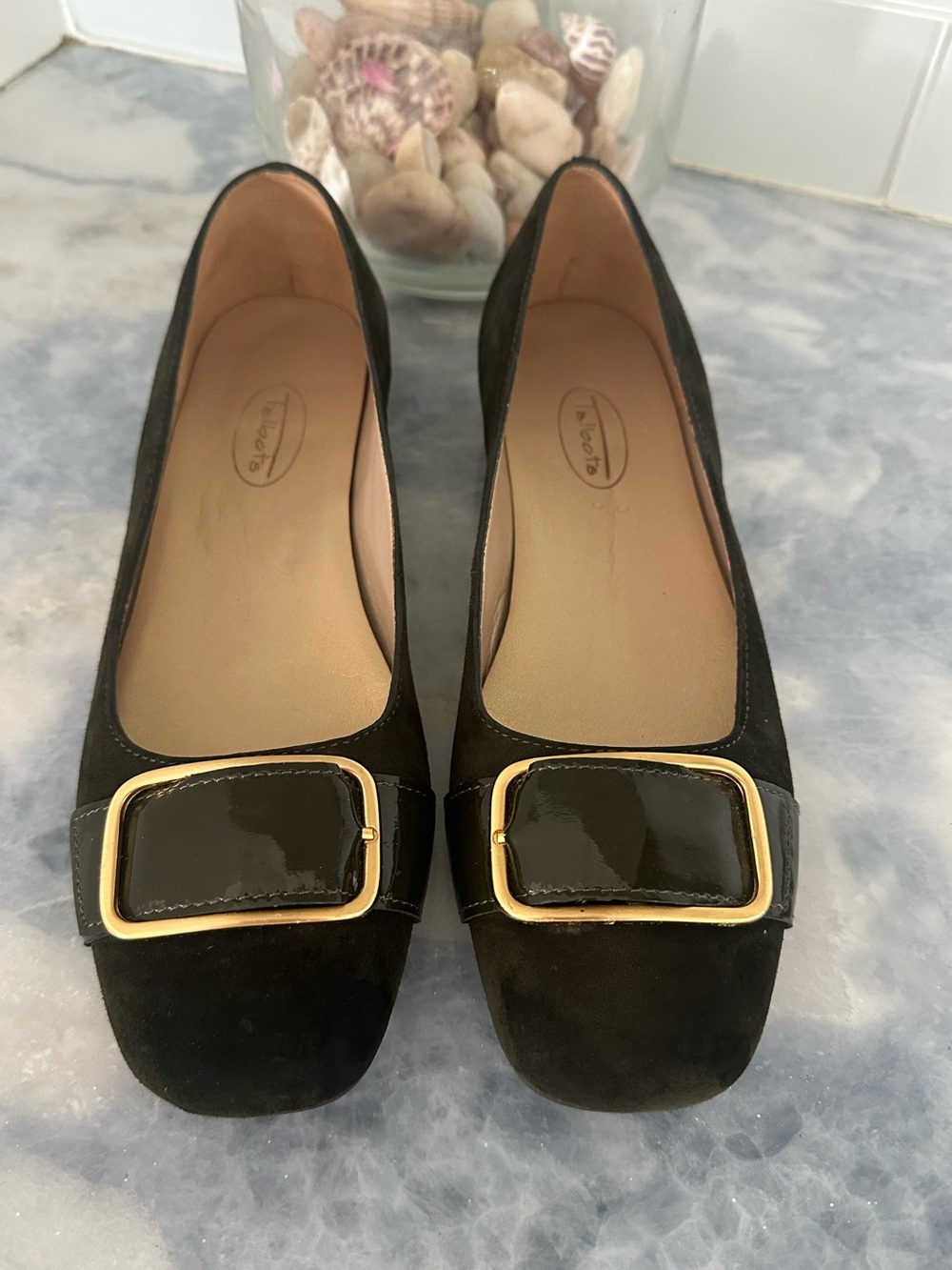 Classic Talbots Green Suede Flats & Patent Leather Toe Strap Wrapped in Gold 7.5